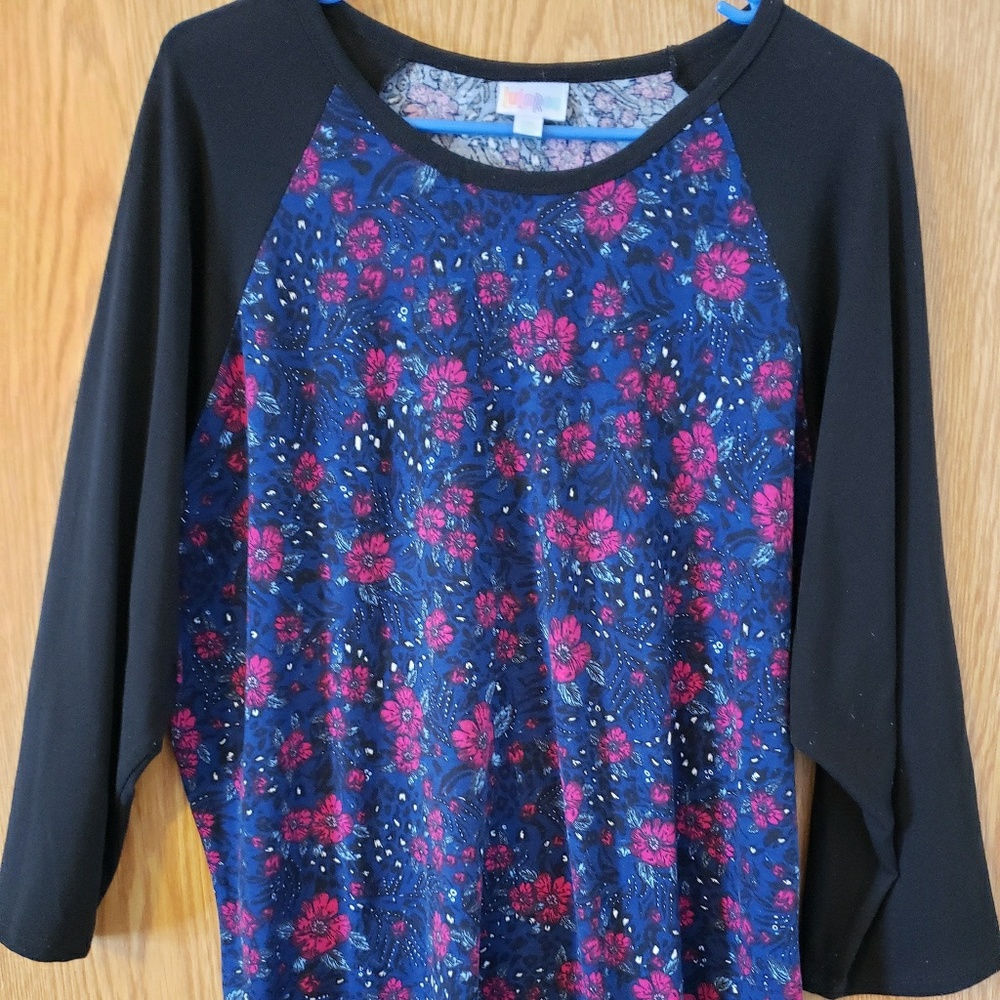 LuLaRoe Randy tee